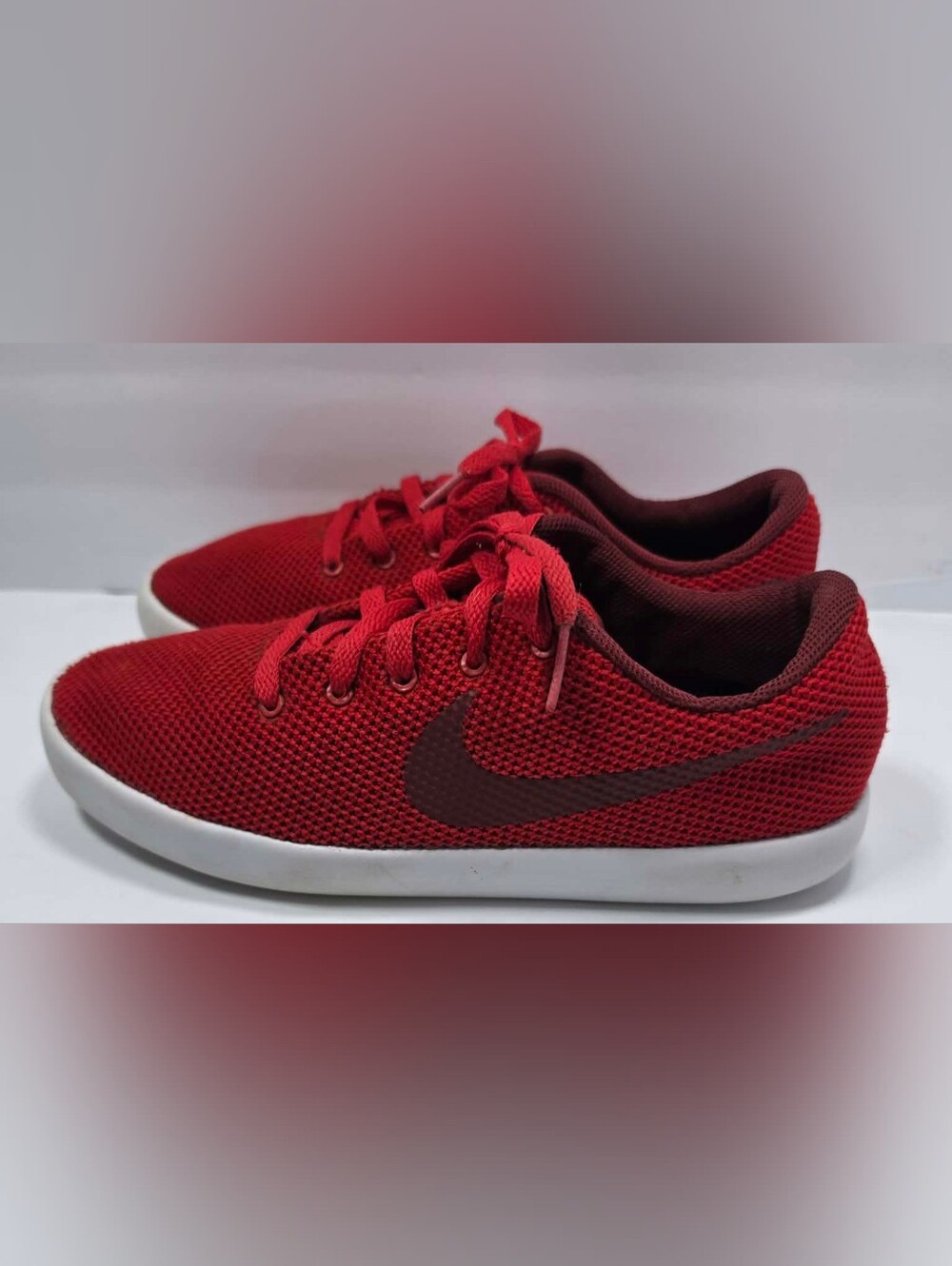 Nike Essentialist 819810-661 University Red White Men’s Size 8 Sneakers 2015